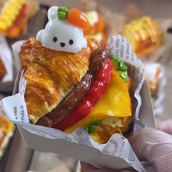 Taba Squishy Croissant